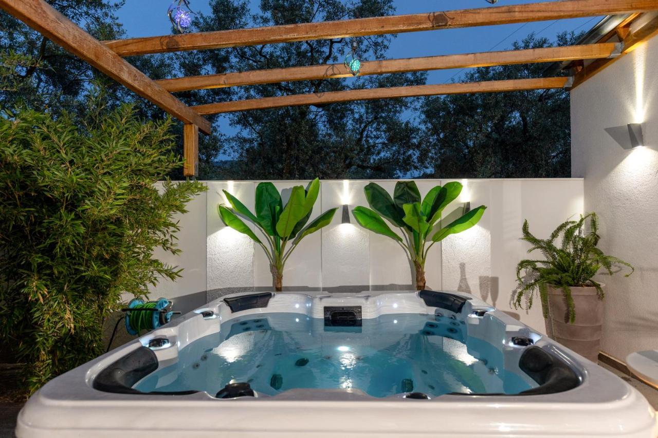 Jacuzzi Deluxe Villa Σκάλα Σωτήρος Εξωτερικό φωτογραφία